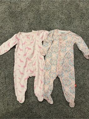 Bundle Magnetic Me 3-6 mo pajamas